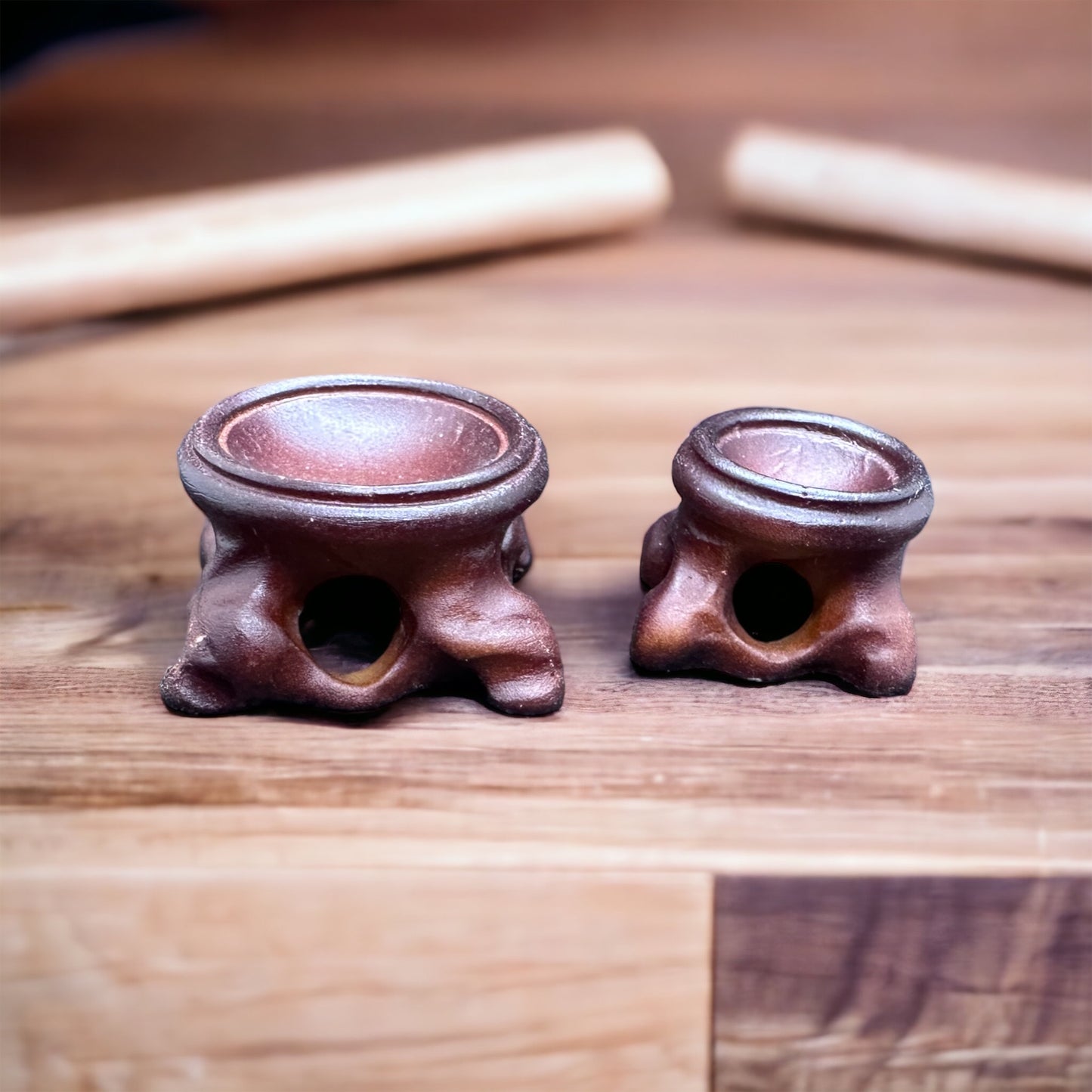 Resin wood sphere stand