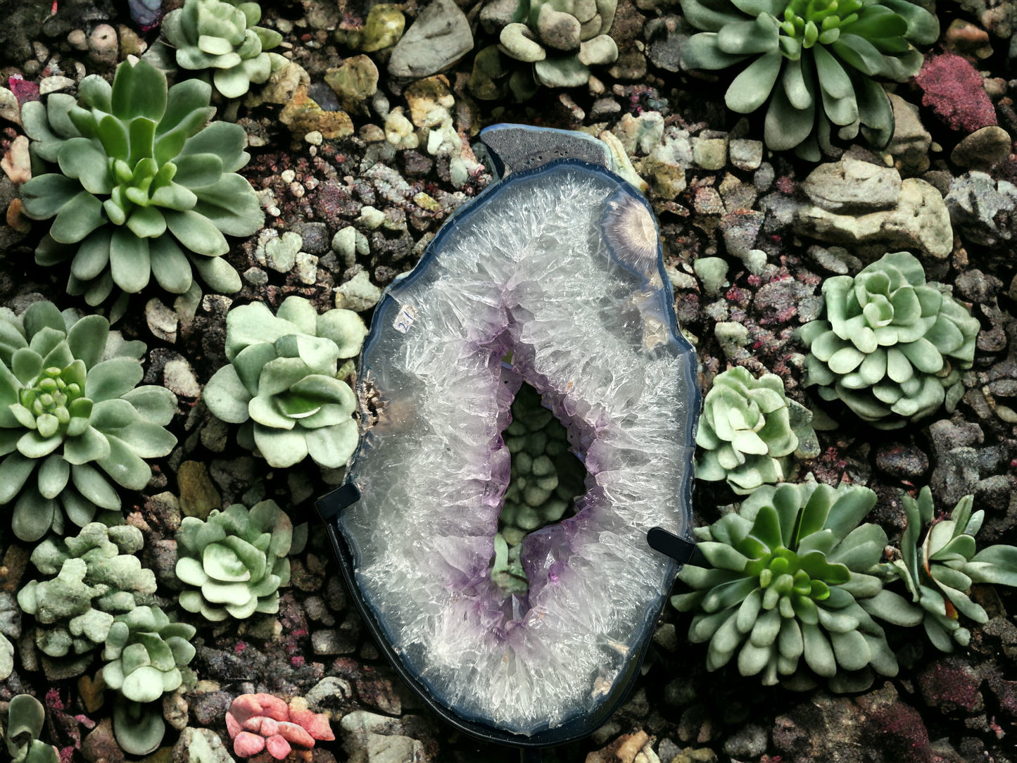 Amethyst portal on stand