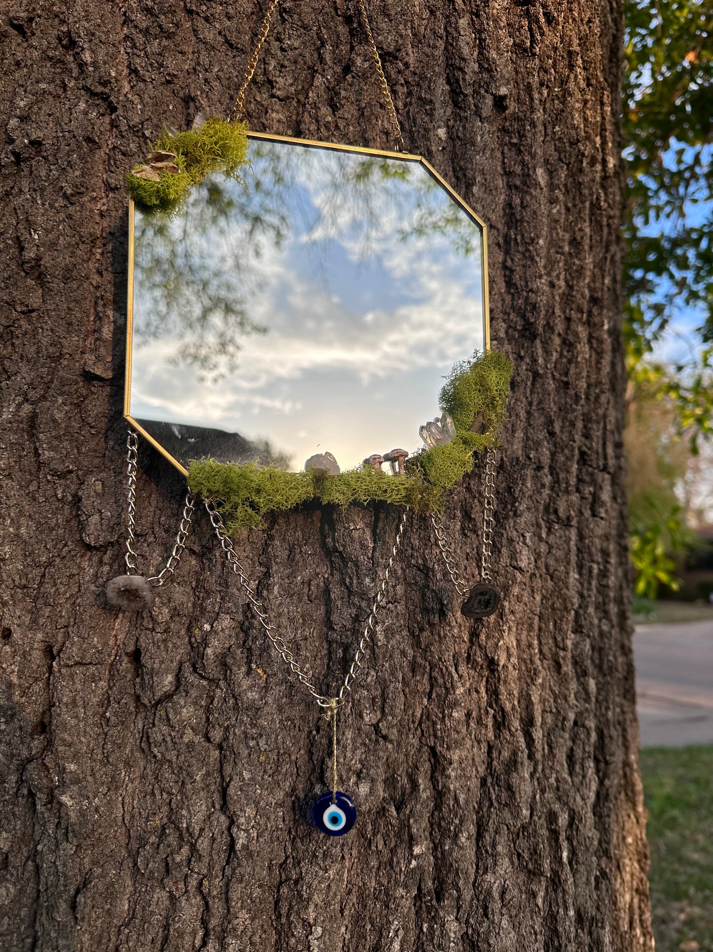 Moss and crystal mirror